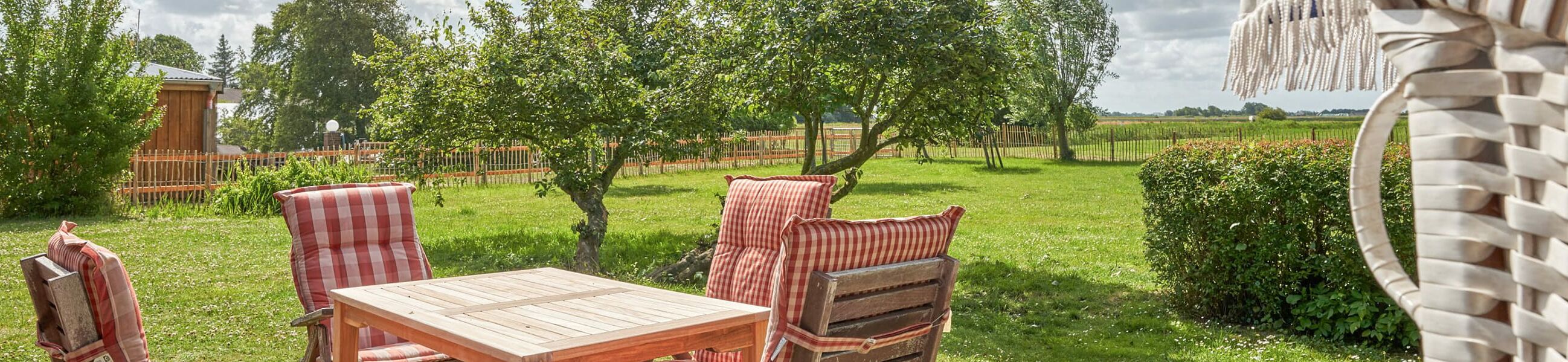 Exklusives Ferienhaus in ruhiger Lage an der Nordsee mit Terrasse und Garten